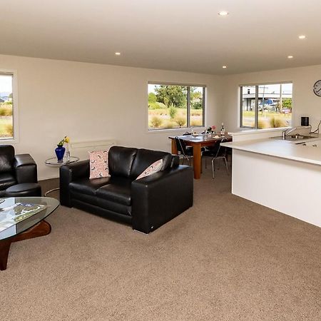 Poppa Pete'S - Te Anau Holiday Home Dış mekan fotoğraf