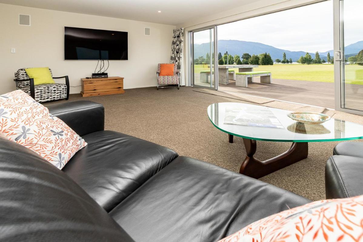 Poppa Pete'S - Te Anau Holiday Home Dış mekan fotoğraf